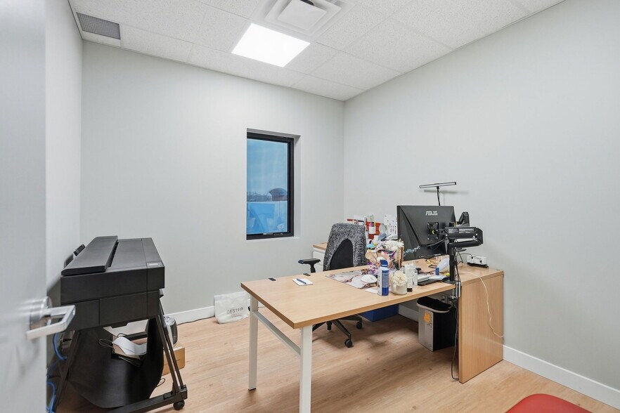More Photos Of 224 Robot St, Vars Warehouse For Sale
