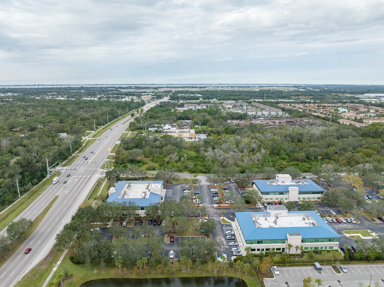 More Photos Of 2401 University Pky, Sarasota Unknown For Lease