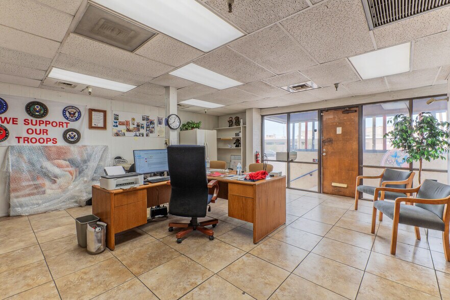 More Photos Of 2319 W Holly St, Phoenix Warehouse For Sale