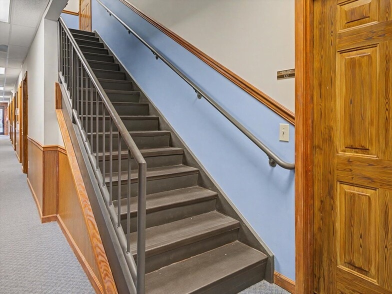 More Photos Of 72 Hillsboro St, Pittsboro Office For Sale