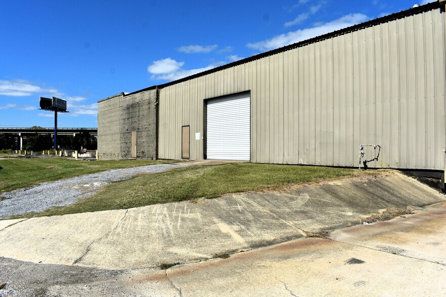 More Photos Of 50-100 Fowler St, Montgomery Warehouse For Lease