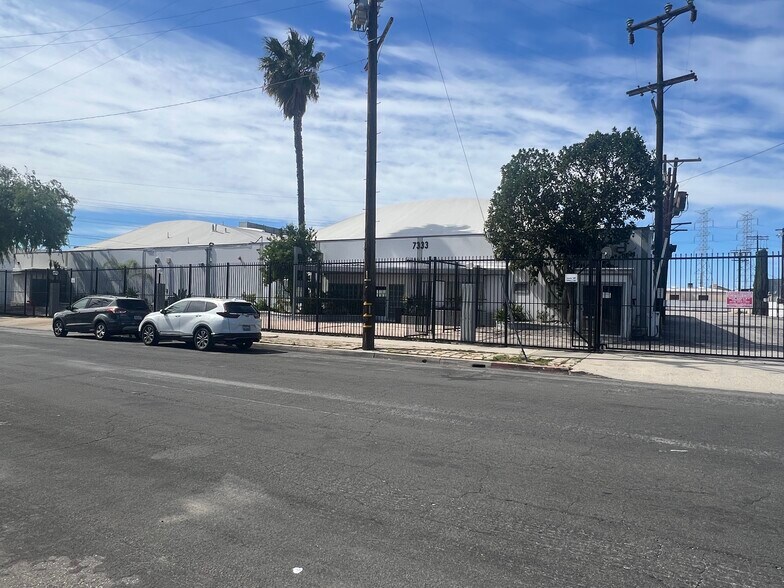 More Photos Of 7333 Radford Ave, North Hollywood Warehouse For Sale