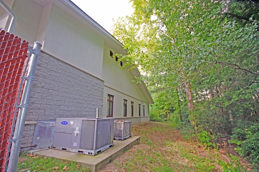 More Photos Of 1922 K M Wicker Memorial Dr, Sanford Medical For Lease