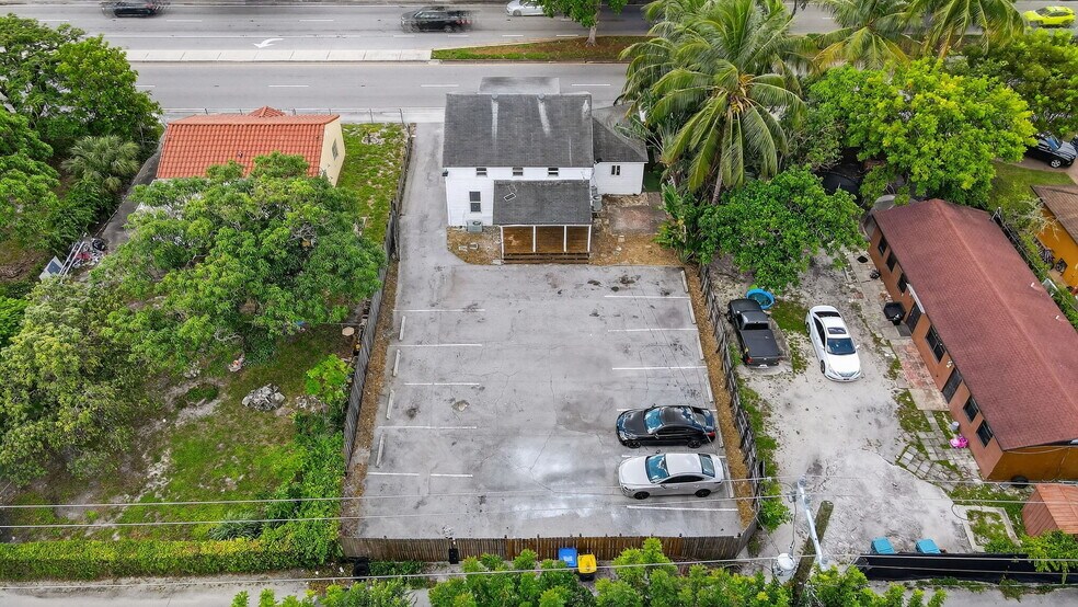 More Photos Of 220 SW 16th St, Dania Beach Office Residential For Sale