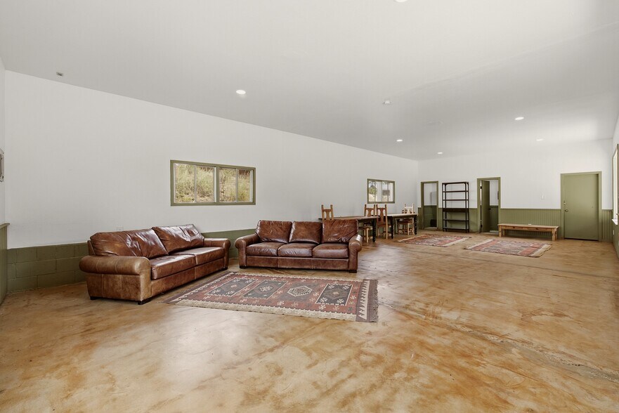 More Photos Of 15747 State Highway 7, Lyons Lodge Meeting Hall For Lease
