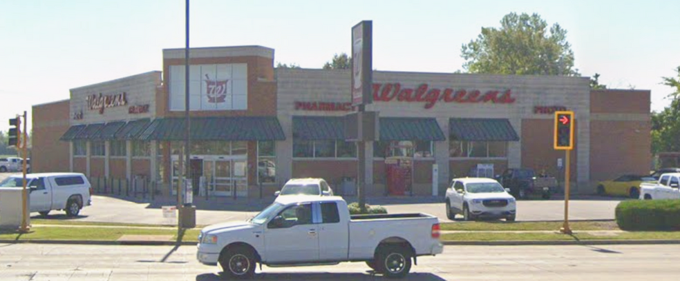 Primary Photo Of 4 S Commercial St, Harrisburg Drugstore For Sale