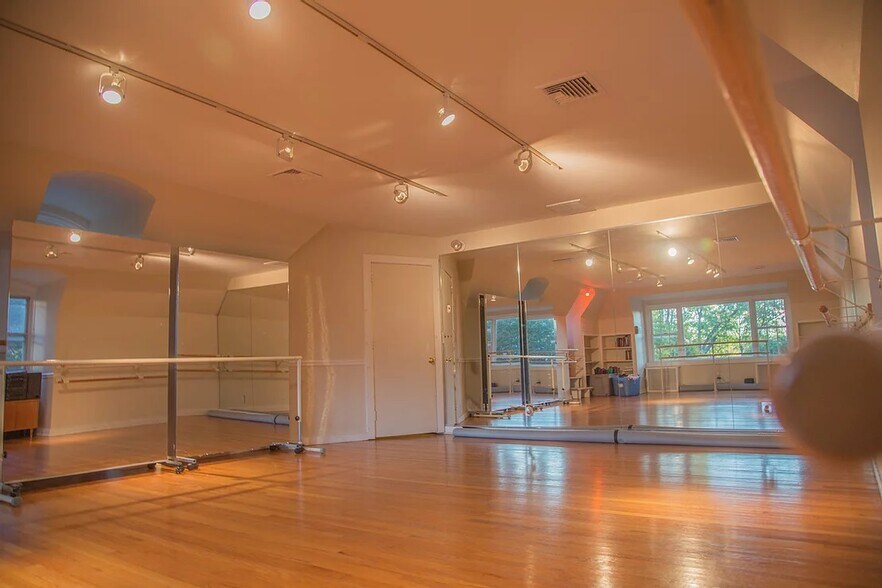 More Photos Of 260 Stuyvesant Ave, Rye Schools For Lease