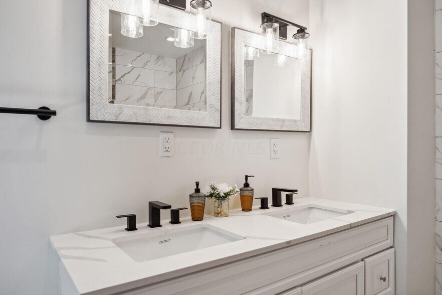 More Photos Of 4677 E Livingston Ave, Columbus Specialty For Sale