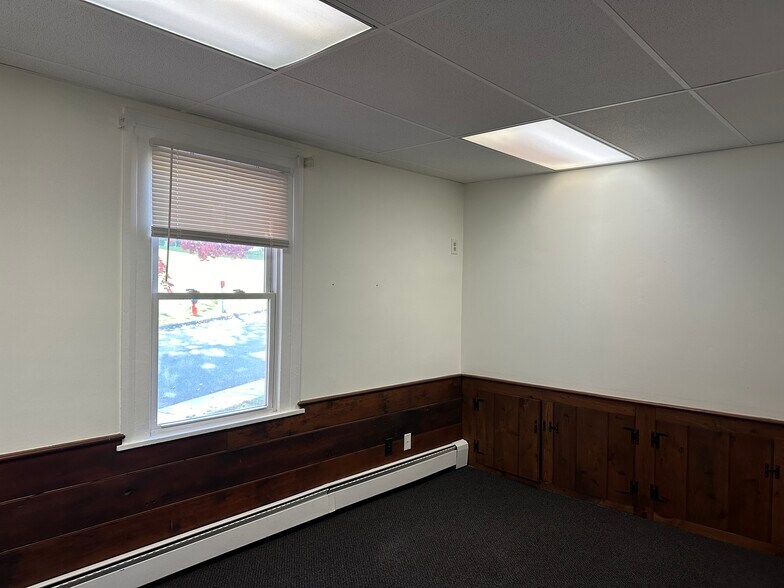 More Photos Of 406 Main St, Great Barrington Office Residential For Sale