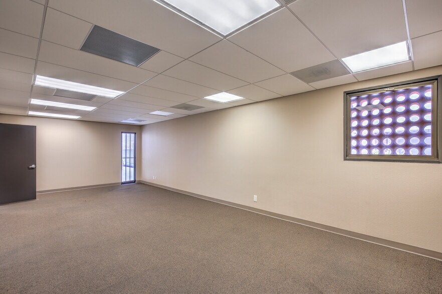 More Photos Of 3320-3340 W Wynn Rd, Las Vegas Office Residential For Lease