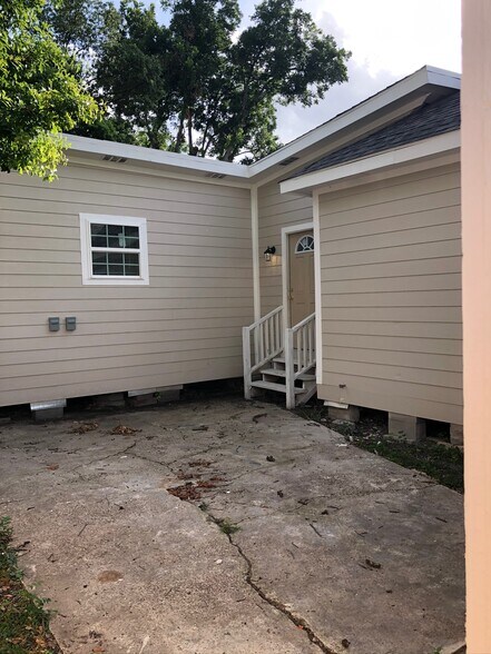 More Photos Of 3911 Fulton St, Houston Religious Facility For Lease