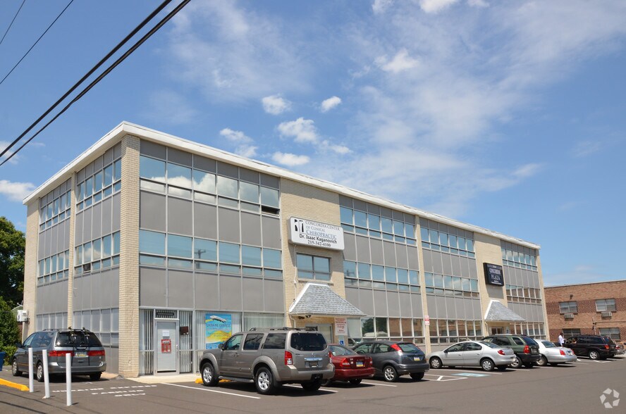 8400 Bustleton Ave, Philadelphia, PA 19152 Medical Office For Lease