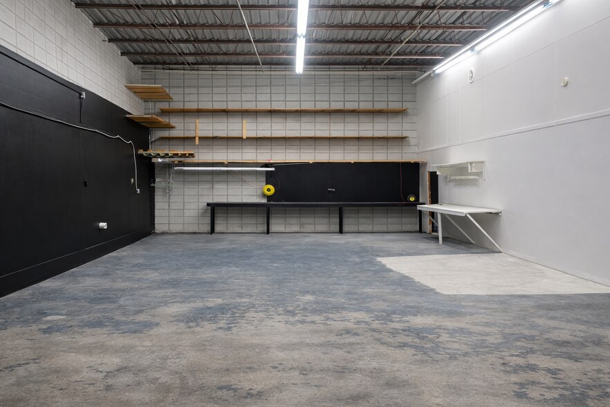 More Photos Of 4402 1/2 France Ave S, Minneapolis Industrial For Lease