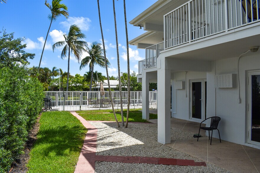 More Photos Of 3204 SE 10th St, Pompano Beach Apartments For Sale