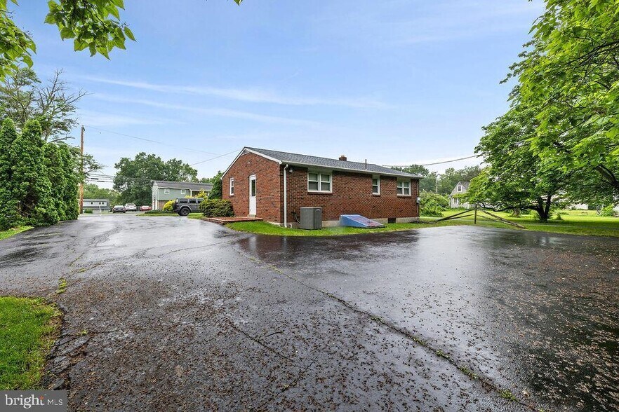 More Photos Of 1569 Swamp Pike, Gilbertsville Office Residential For Sale
