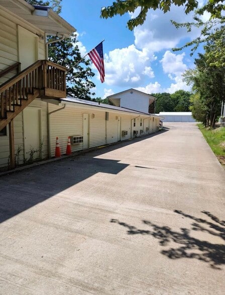 More Photos Of Lake Road 254-15, Wheatland Hotel For Sale