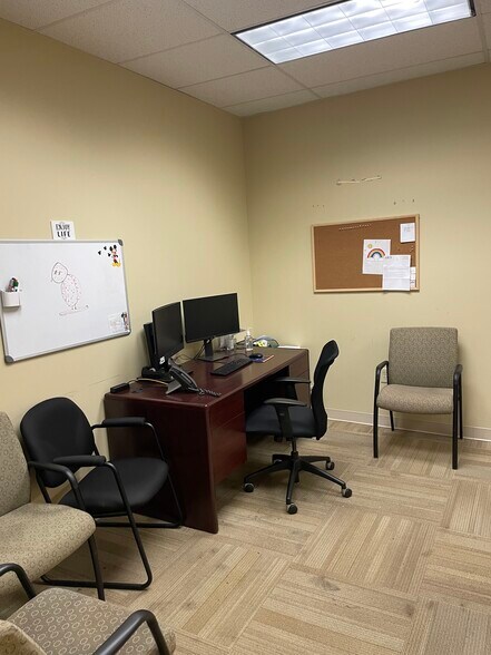 More Photos Of 10050 Roosevelt Blvd, Philadelphia Storefront For Lease