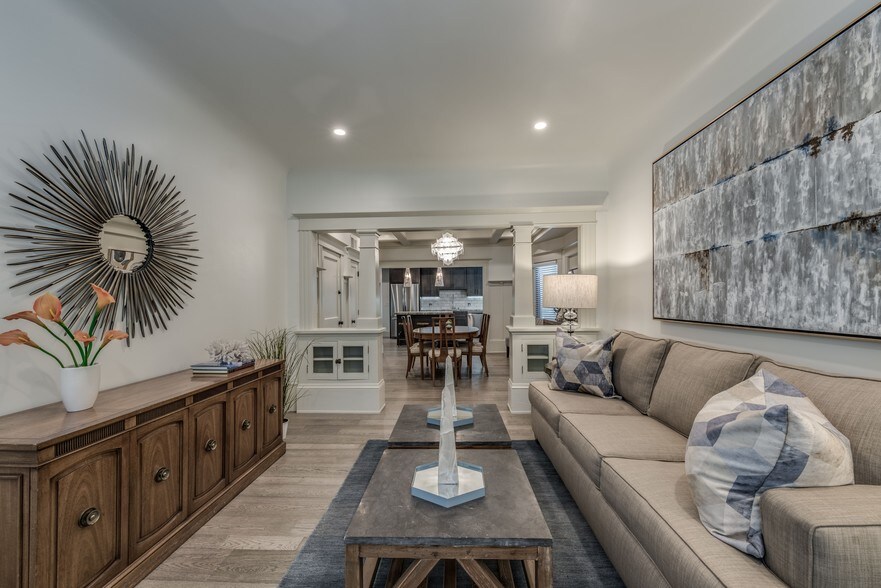 More Photos Of 2109-2111 J St, Sacramento Apartments For Lease