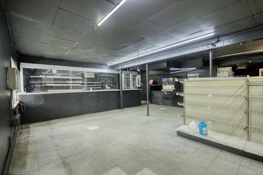 More Photos Of 510 S Camellia Blvd, Fort Valley Convenience Store For Sale