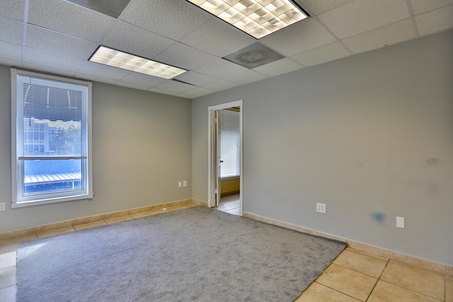 More Photos Of 888 NW 27th Ave, Miami Storefront Retail Office For Lease