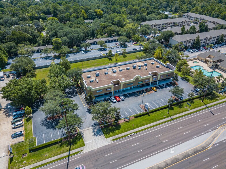 More Photos Of 3050 Alafaya Trl, Oviedo Freestanding For Lease