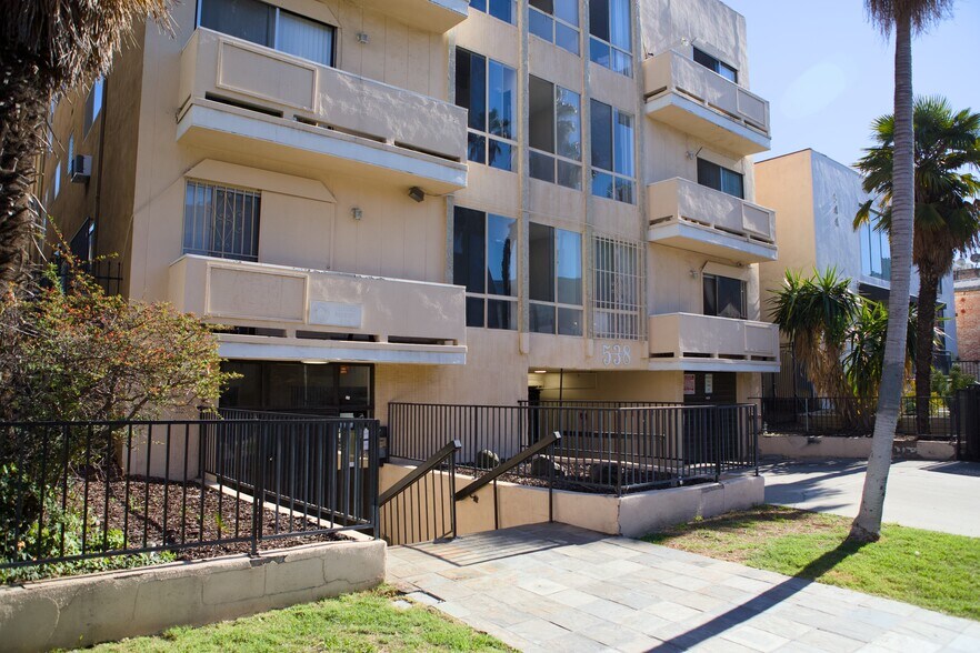 More Photos Of 538 S Oxford Ave, Los Angeles Apartments For Sale