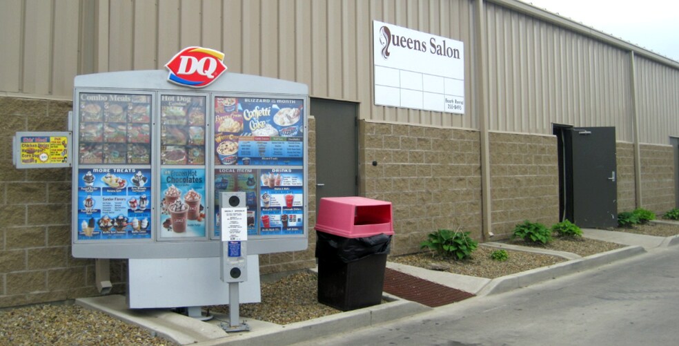 More Photos Of 913 Burlington Ave, Bismarck General Retail For Lease