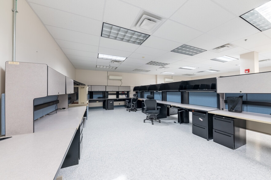 More Photos Of 347 W Main St, Clarksburg Office For Lease
