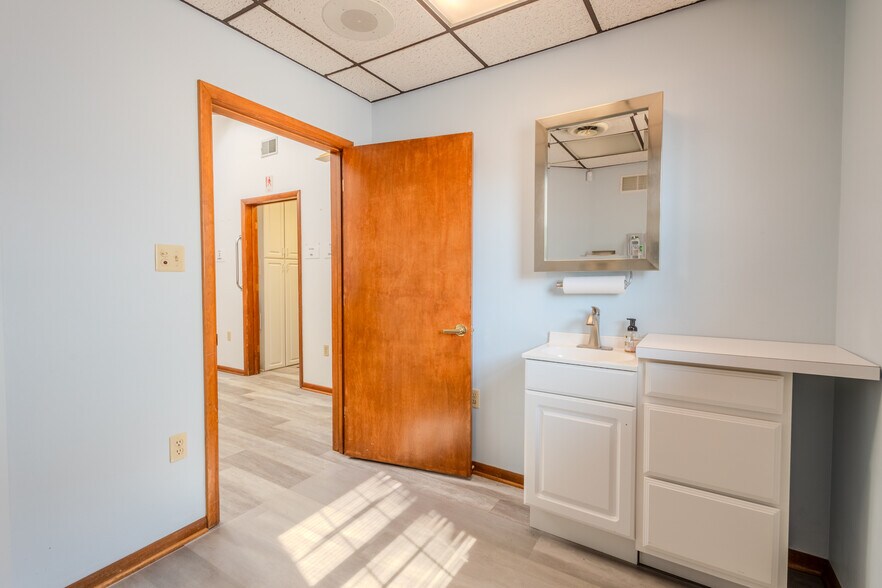 More Photos Of 310 Mulberry St, Scottdale Medical For Lease