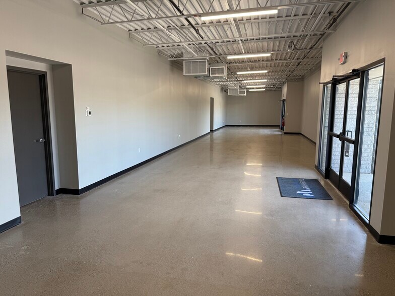 More Photos Of 11430-11444 Rockfield Ct, Sharonville Warehouse For Lease