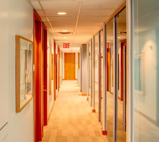 More Photos Of 800 Third Ave, New York Office For Lease