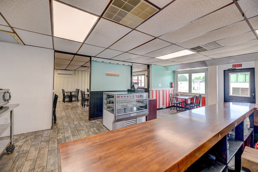 More Photos Of 430 W 3rd St, Nescopeck Restaurant For Sale