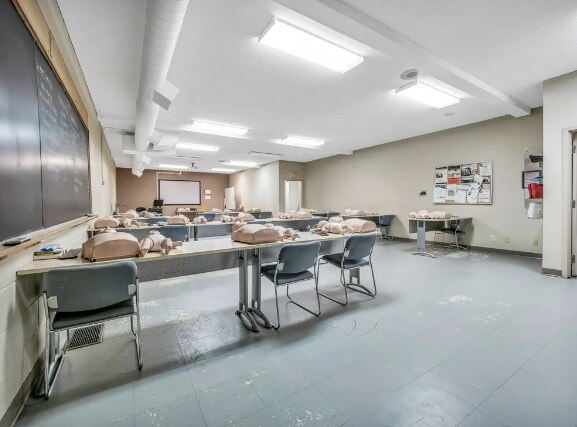 More Photos Of 1254 3 Av S, Lethbridge Flex For Sale