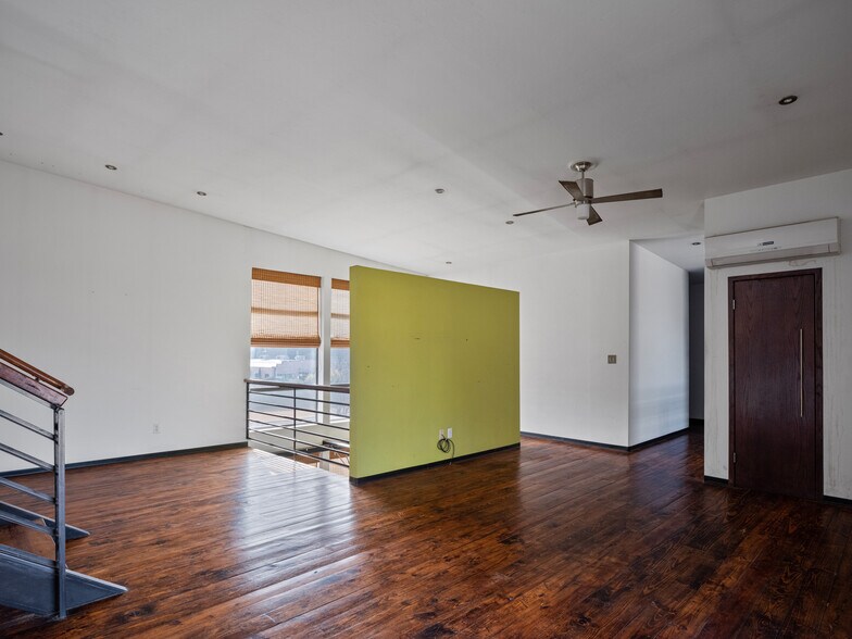 More Photos Of 33 Ne 7th St, Oklahoma City Office For Sale