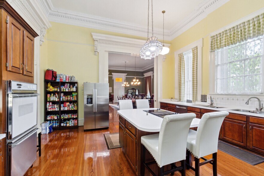 More Photos Of 1410 Jackson Ave, New Orleans Lodge Meeting Hall For Sale