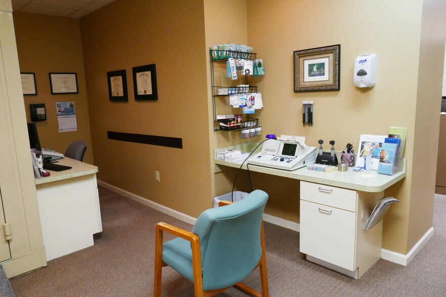 More Photos Of 142 Linden Dr, Winchester Office For Sale