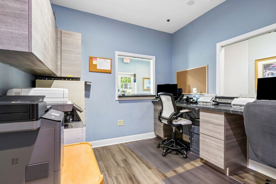 More Photos Of 4225 S Lee St, Buford Freestanding For Sale