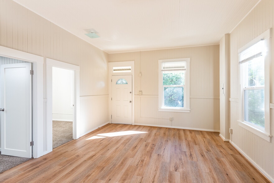 More Photos Of 811 Davis St, Santa Rosa Apartments For Sale