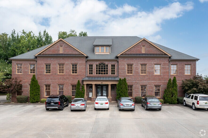 More Photos Of 919 Sharit Ave, Gardendale Office For Lease