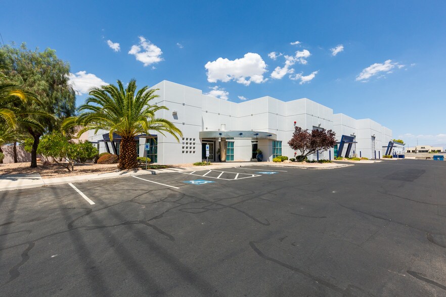 More Photos Of 3720 W Oquendo Rd, Las Vegas Warehouse For Lease