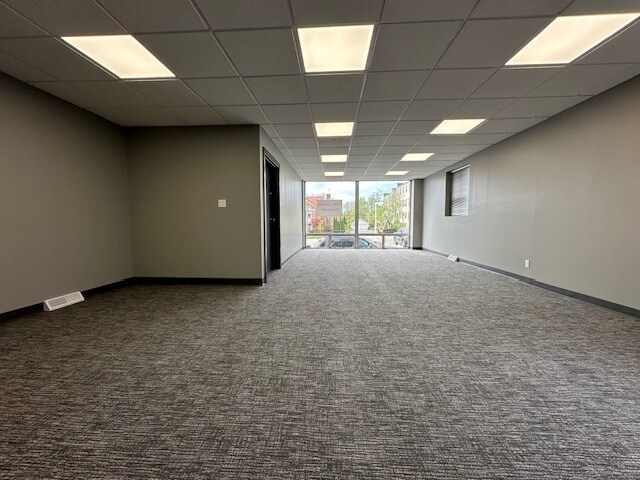 More Photos Of 3610 N Oakland Ave, Milwaukee Office For Lease
