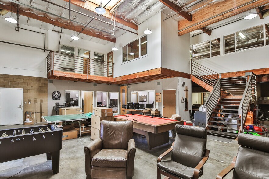 More Photos Of 3720 Skypark Dr, Torrance Research And Development For Lease