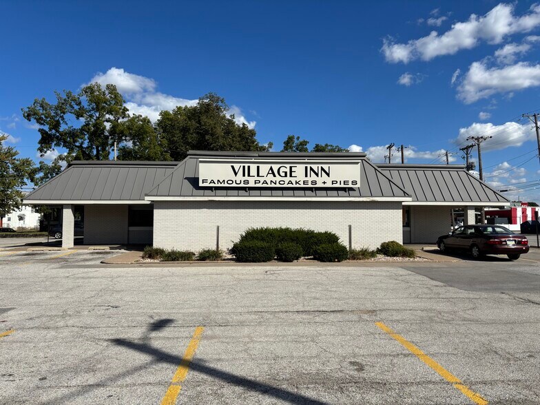 Primary Photo Of 1919 N Harrison St, Davenport Restaurant For Sale