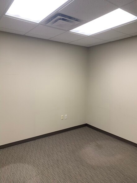 More Photos Of 8377 Picardy Ave, Baton Rouge Medical For Sale