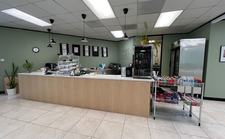 More Photos Of 9432 Katy Fwy, Houston Office For Lease