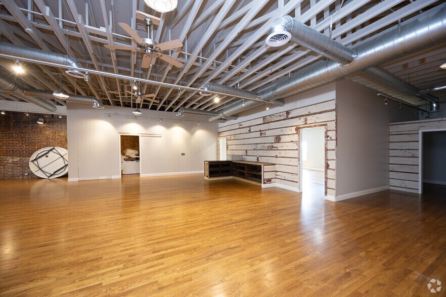 More Photos Of 123 W Main St, Buford General Retail For Sale