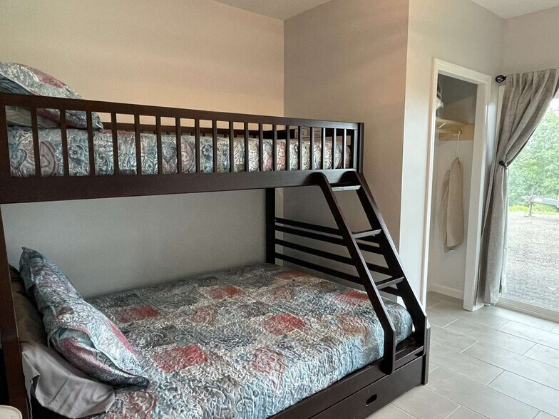 More Photos Of 446 Maples Rd, Milford Hotel For Sale