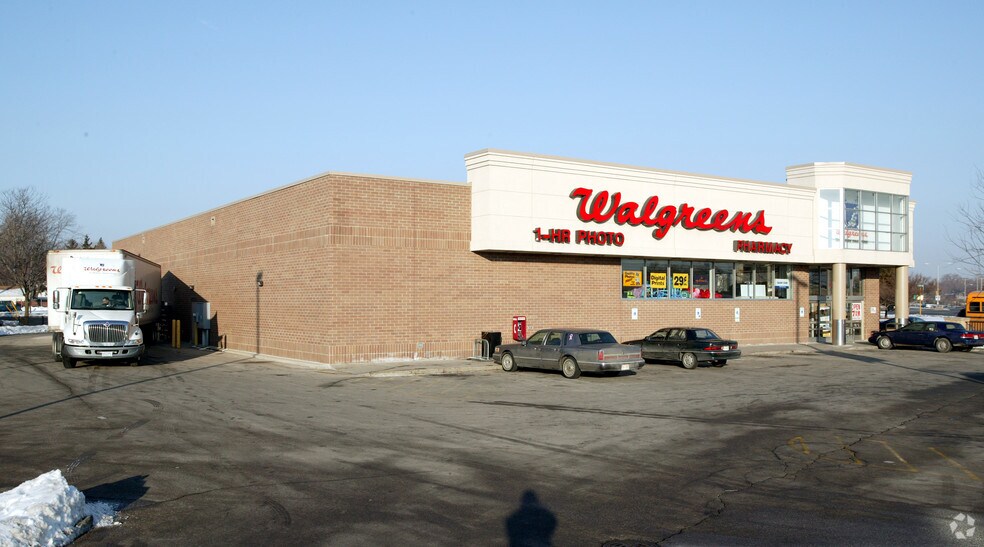 More Photos Of 6707 W Hampton Ave, Milwaukee Drugstore For Lease