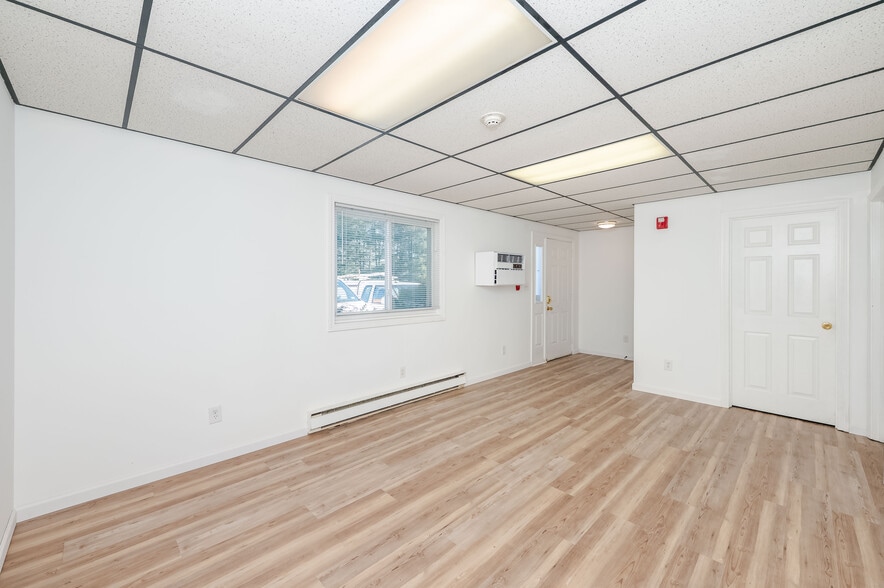 More Photos Of 16 Kingston Rd, Exeter Light Manufacturing For Sale