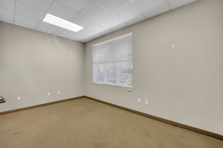 More Photos Of 1804 Owen Ct, Mansfield Light Distribution For Lease